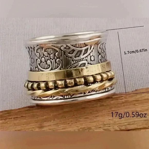 Vintage European Wide Band Women's Ring - Picture 3 of 4